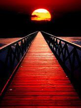 غروب الشمس على جسر الحب الرومانسى 165x220 - صورة غروب الشمس على جسر الحب الرومانسى