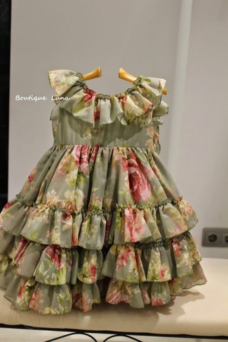 فستان اطفال تحفة سهل التصميم ادوار فوق بعضها - صور فستان اطفال تحفة سهل التصميم ادوار فوق بعضها
